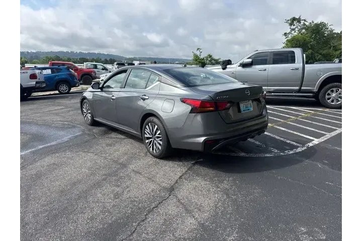 $19490 : Nissan Altima 2023 2.5 SV 4d image 5