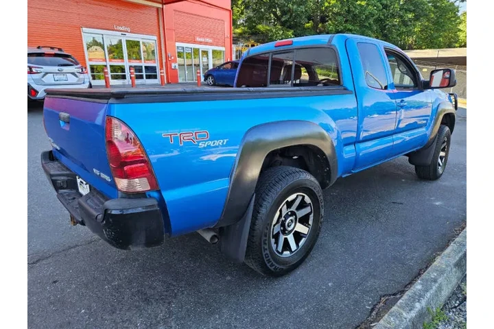 $9999 : 2005 Tacoma V6 image 6