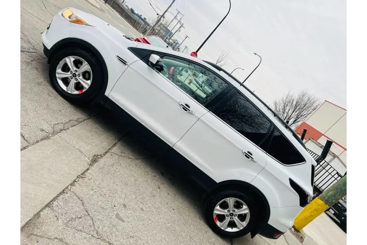 $9999 : 2015 Escape SE image 3