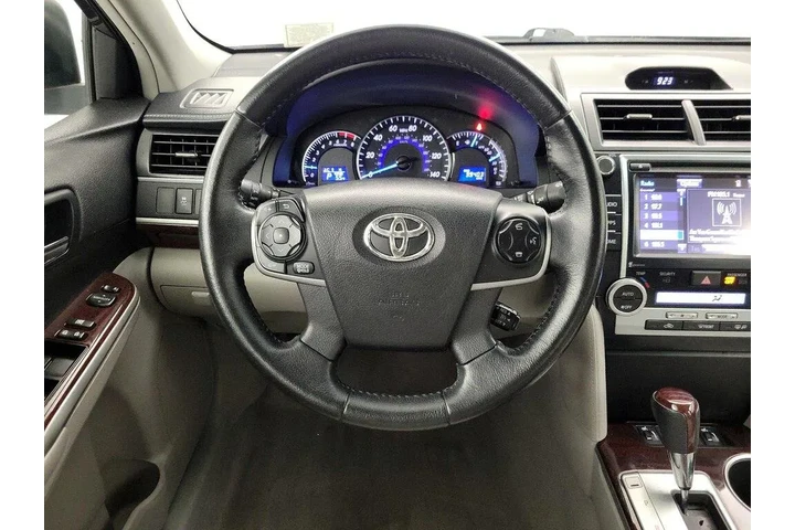 $15998 : Toyota Camry 2014 XLE 4dr Se image 10