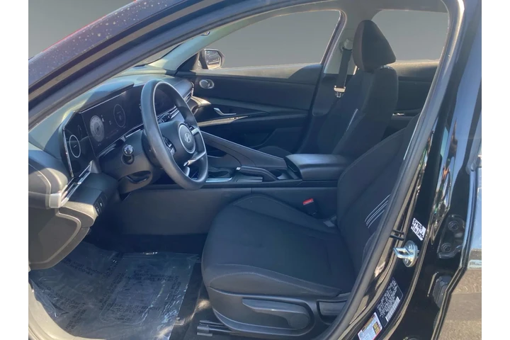 $21138 : Hyundai ELANTRA 2024 SEL 4dr image 9