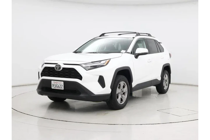 $30998 : Toyota RAV4 2022 AWD XLE 4dr image 4