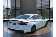 $22995 : Nissan Altima 2022 2.5 SR 4d thumbnail