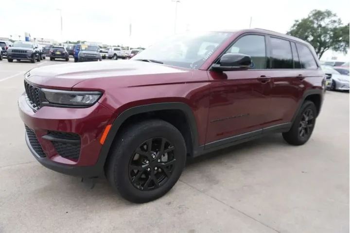 $32225 : Jeep Grand Cherokee 2024 4x4 image 3