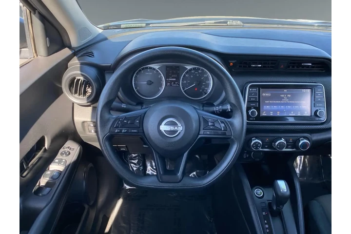 $23487 : Nissan Kicks 2024 S 4dr Cros image 9
