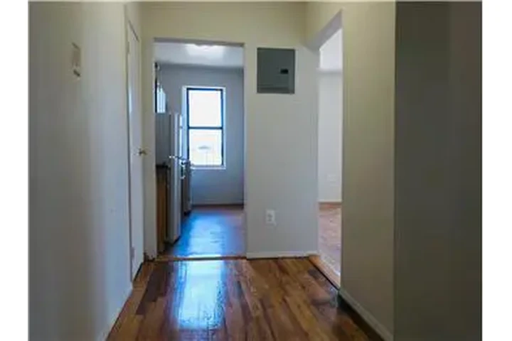 $1700 : Rental property with 1 bedro image 3