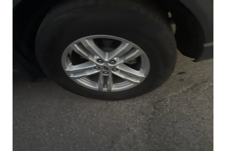 $27582 : Ford Explorer 2022 XLT 4dr S image 7