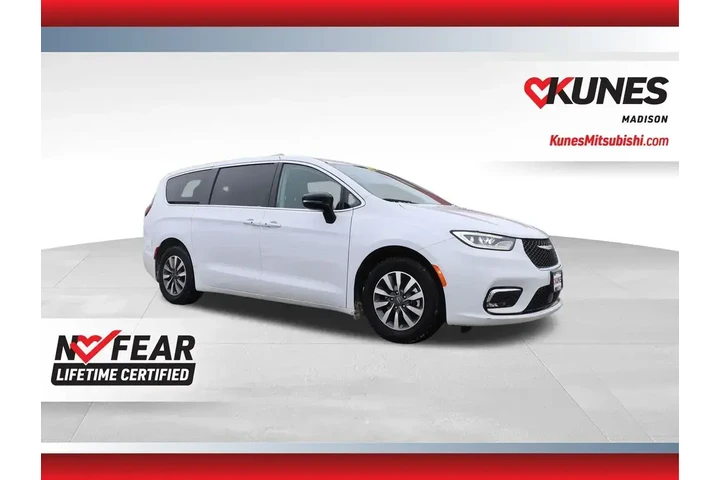 $26777 : Chrysler Pacifica Plug-In Hy image 1