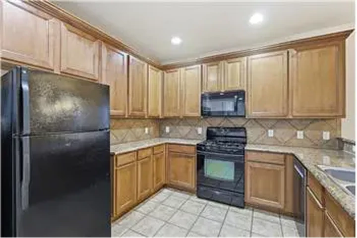 $2295 : Rental property with 2 bedro image 9