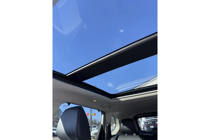 $21991 : Nissan Rogue 2023 SV 4dr Cro image 4