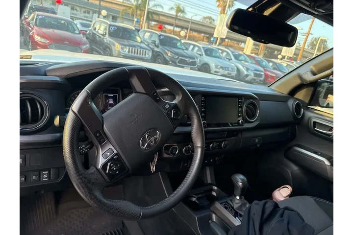 $38989 : Toyota Tacoma 2023 4x4 TRD S image 4