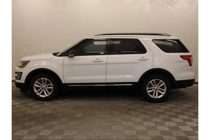 $12995 : Ford Explorer 2017 XLT 4dr S image 8