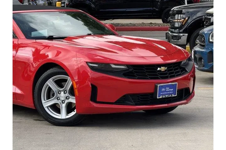 $24343 : Chevrolet Camaro 2023 LT 2dr image 2