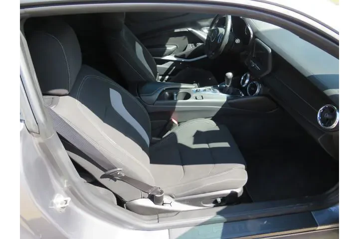 $22491 : Chevrolet Camaro 2019 LS 2dr image 5