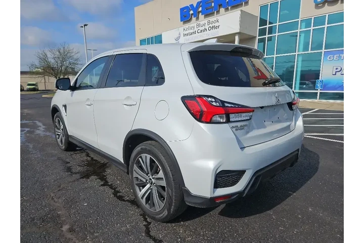 $15376 : Mitsubishi Outlander Sport 2 image 6