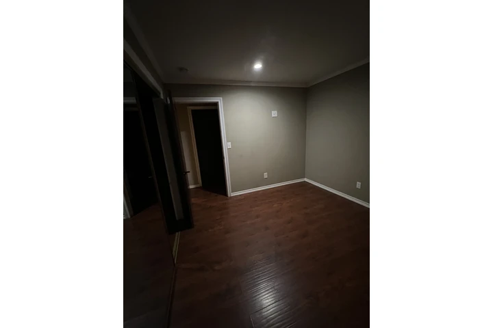 $875 : LOS ANGELES image 5