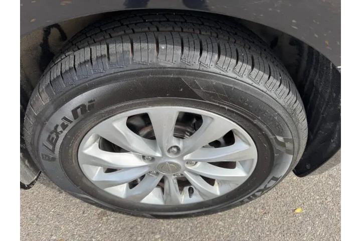 $9990 : 2019 Pacifica Touring L image 10