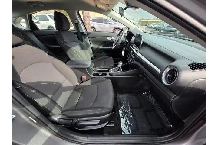 $16499 : Kia Forte 2023 LXS 4dr Sedan image 10
