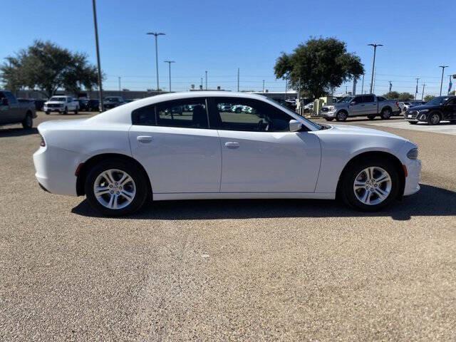 $23895 : 2022 Charger SXT image 8