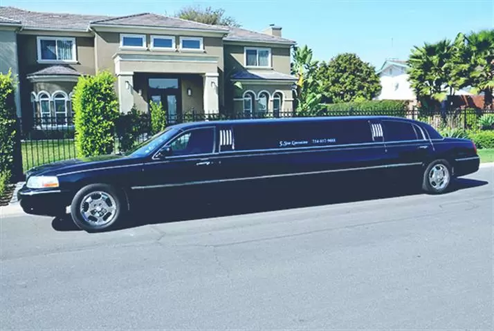 5 Star Limousine image 2