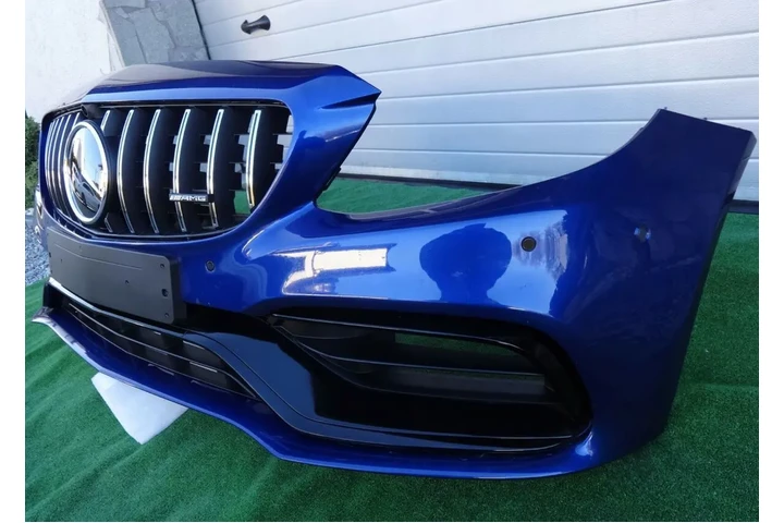 $400 : MERCEDES W205 AMG COUPÉ PARACH image 2
