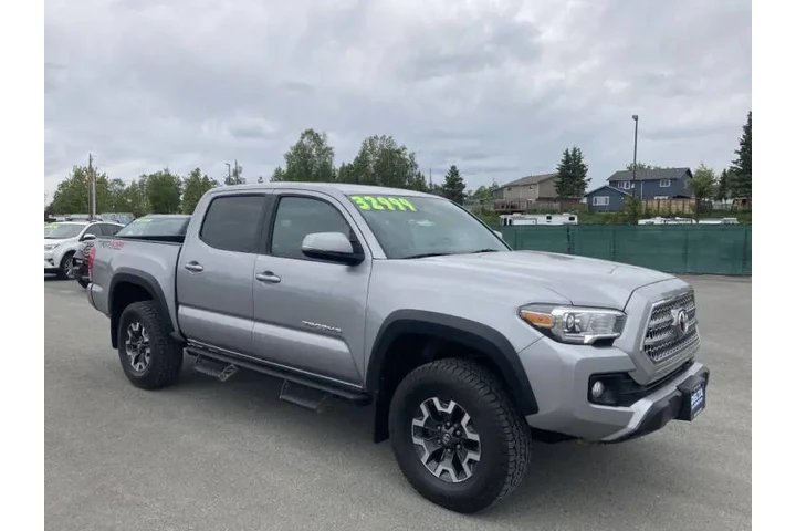 $31999 : 2016 Tacoma image 2