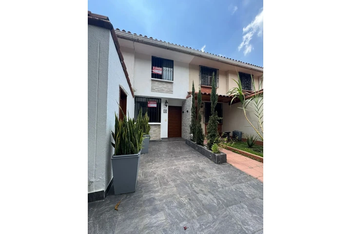 $2500000 : Casa en Conjunto cerrado image 3