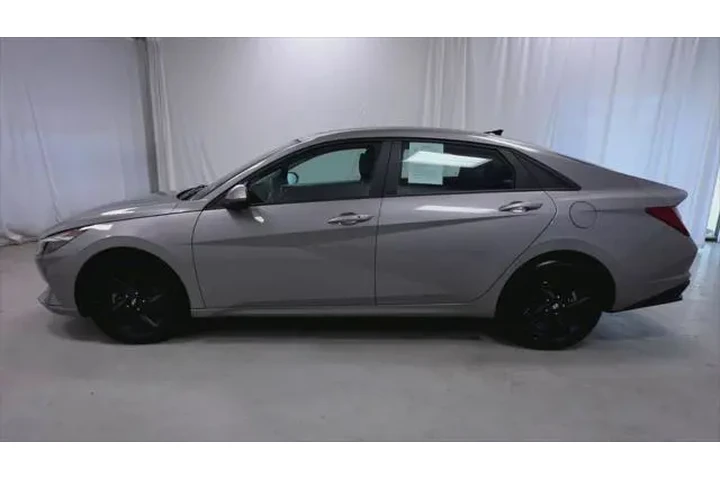 $20095 : Hyundai ELANTRA 2023 SEL 4dr image 5