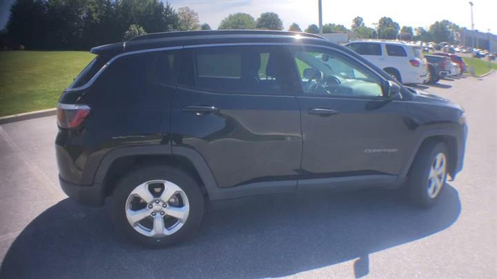 $16000 : PRE-OWNED 2018 JEEP COMPASS L image 9