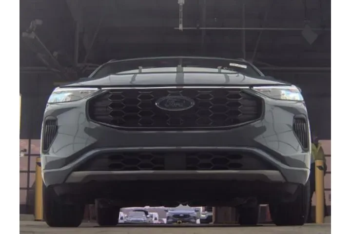 $24693 : Ford Escape 2024 AWD ST-Line image 3