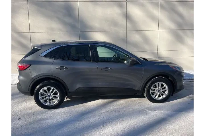 $20832 : Ford Escape 2022 AWD SE 4dr image 5