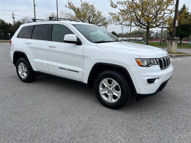 $12900 : 2017 Grand Cherokee Laredo image 5