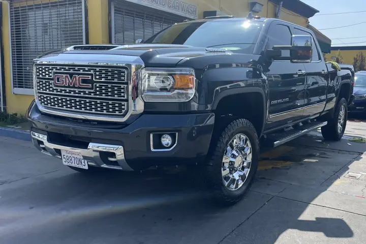 $35000 : 2019 GMC SIERRA DENALI 2500 4W image 1