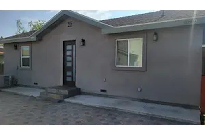 $1900 : DOWNEY RENTO CASITA NUEVA image 2