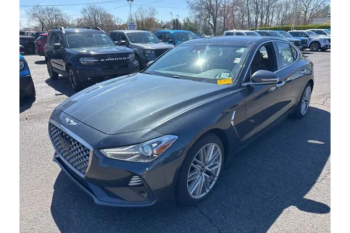 $24500 : Genesis G70 2021 AWD 2.0T 4d image 2