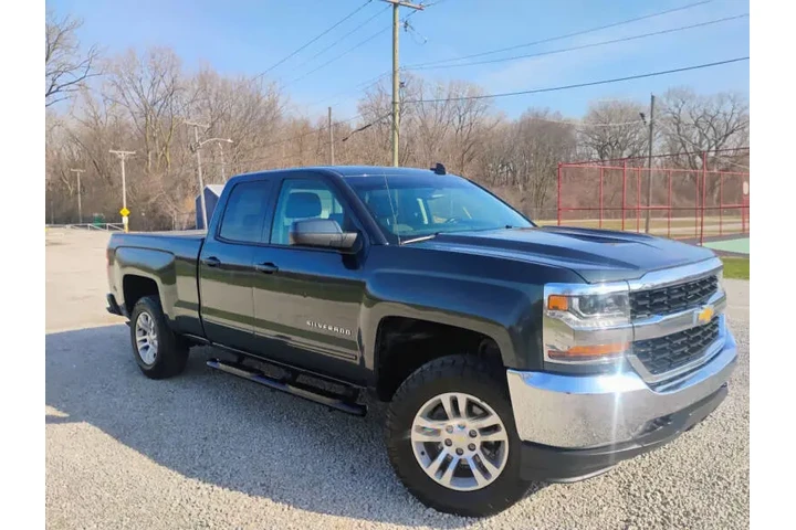 $20997 : 2019 Silverado 1500 LD LT image 2