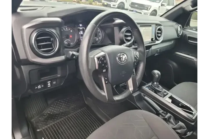 $29960 : Toyota Tacoma 2019 4x4 TRD P image 9