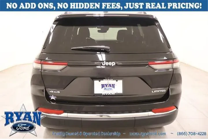 Jeep Grand Cherokee 2024 4x4 image 4