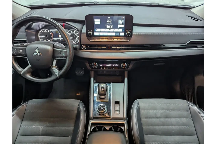 $25997 : Mitsubishi Outlander 2024 SE image 6