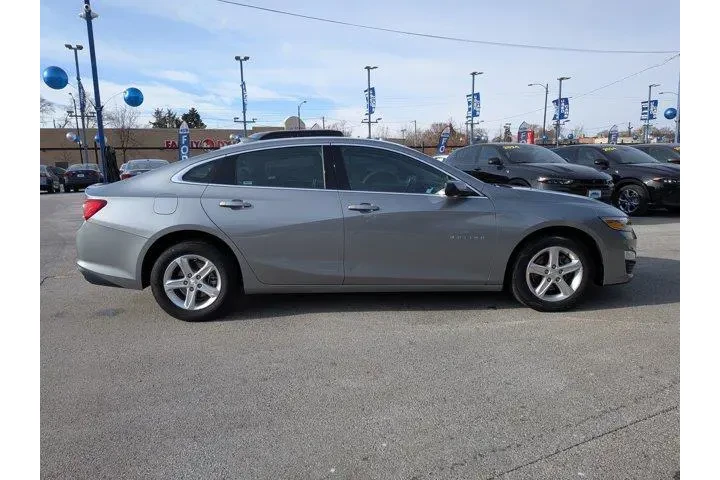 $16998 : Chevrolet Malibu 2024 LT 4dr image 2