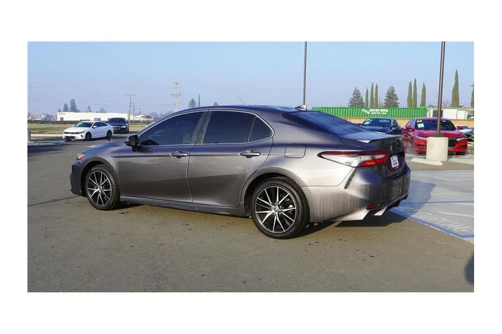 $26877 : 2025 Camry SE Sedan 4D image 7