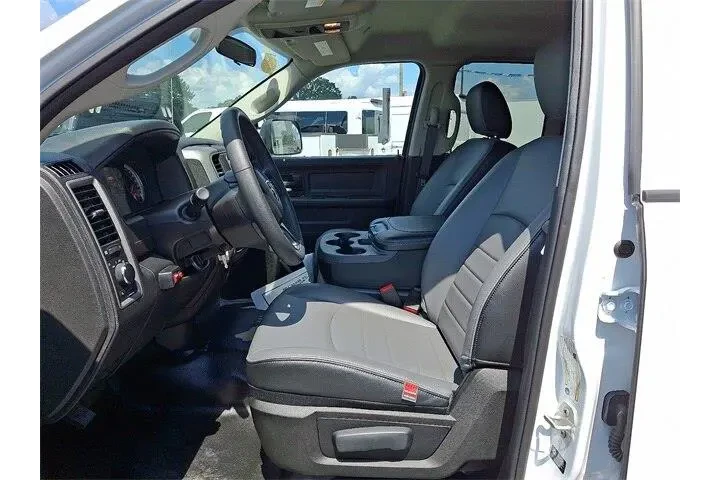 $27988 : Ram 1500 Classic 2023 4x2 Tr image 10