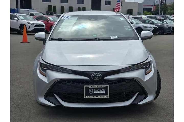 $22888 : Toyota Corolla Hatchback 201 image 2
