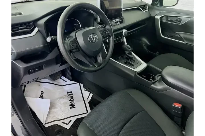 $27500 : Toyota RAV4 2024 LE 4dr SUV image 9