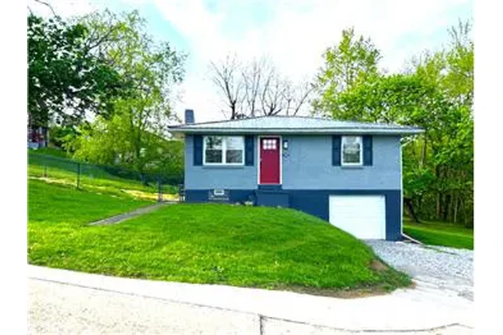 $1100 : Rental property with 2 bedro image 1