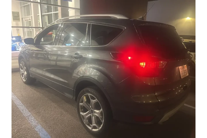 $17131 : Ford Escape 2019 Titanium 4d image 3