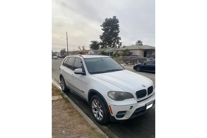 $6500 : 2011 BMW X5 Troquita image 4