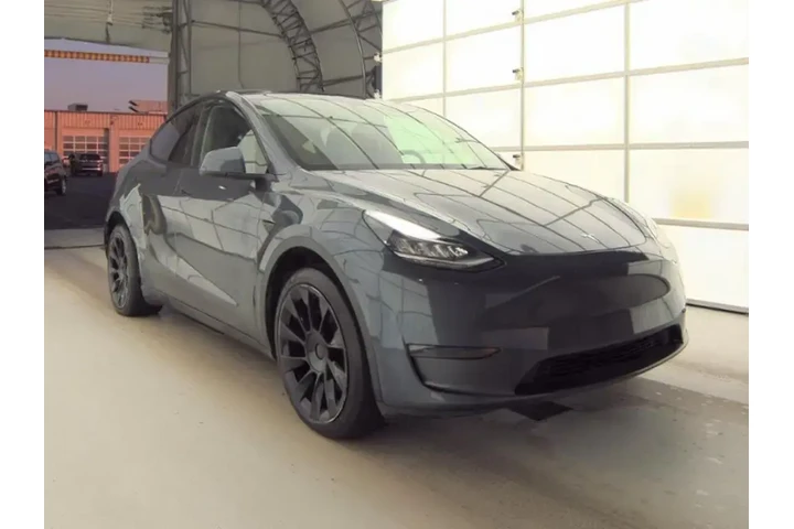 $29893 : Tesla Model Y 2023 AWD 4dr C image 4