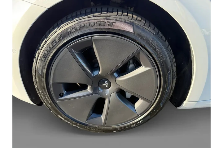 $26324 : Tesla Model 3 2022 AWD Long image 9