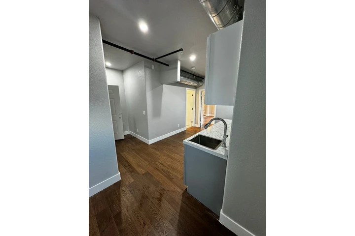 $2200 : Renta Departamento (Santa Ana) image 1